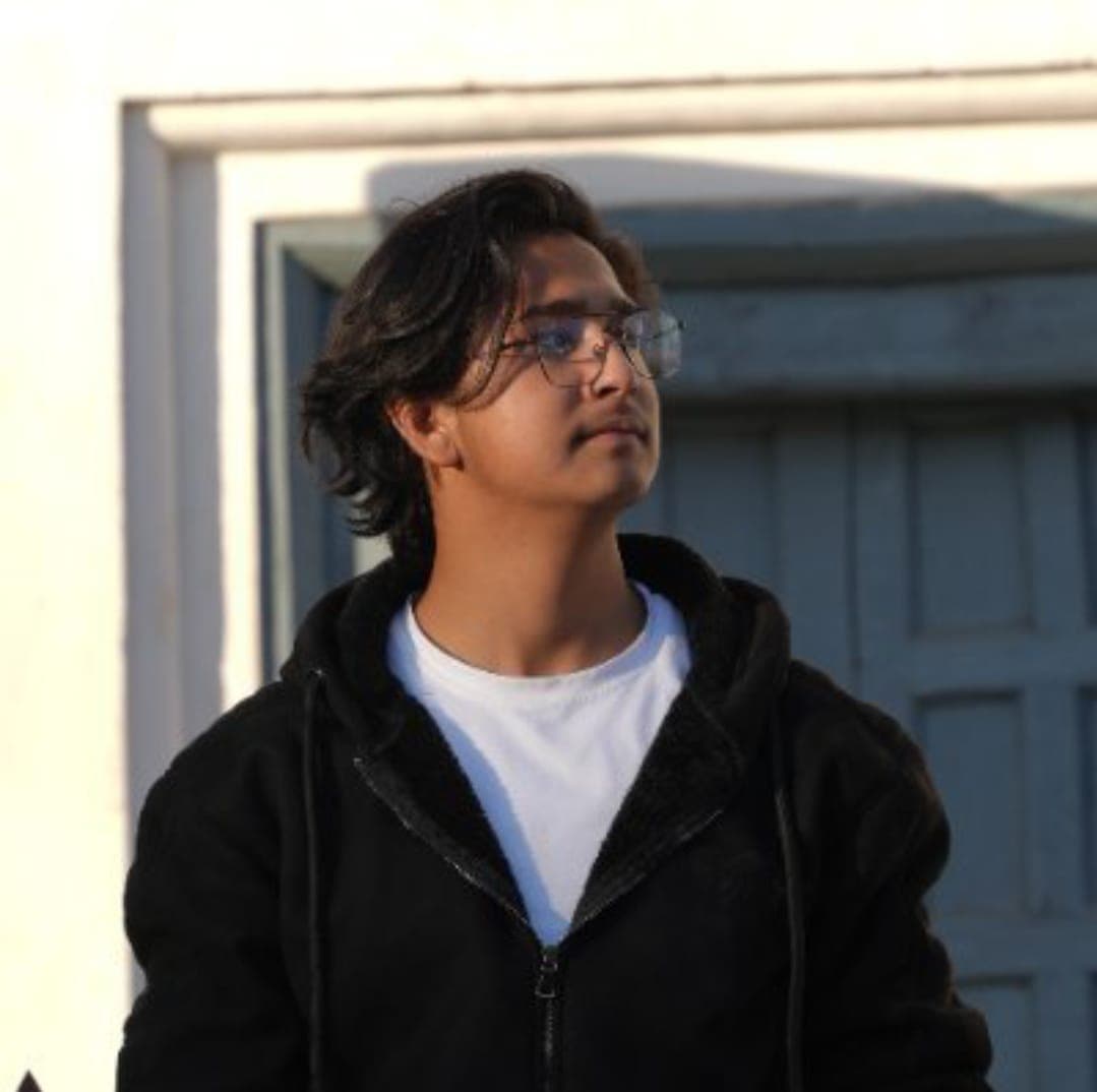 Dichan's headshot
